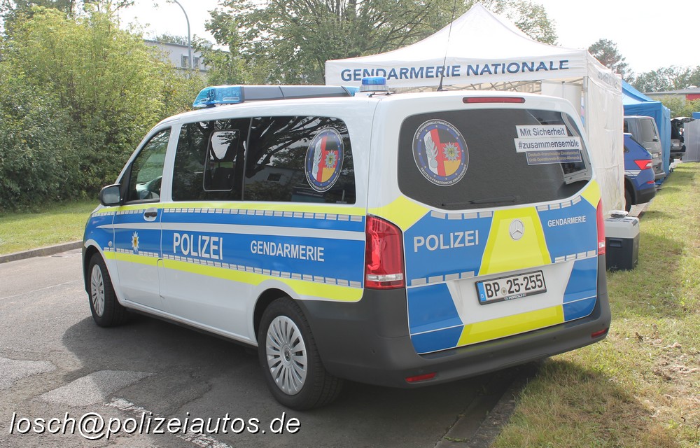 Polizeiautos.de - Mercedes-Benz (W447) Vito