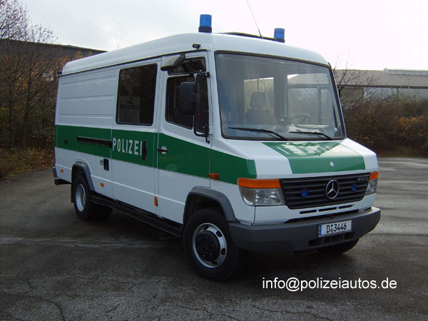 Polizeiautos De Mercedes Benz Vario 818 D